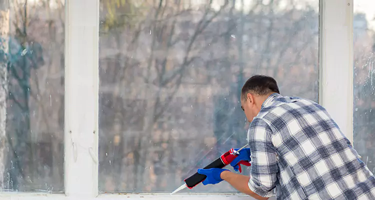 Repair Sliding Closet Doors Not Moving in Altamonte Springs, FL